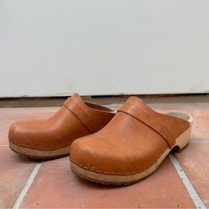 Sandgrens Tokyo Clogs - Size 39 (US size 8)